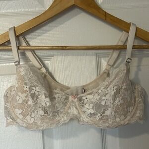 Victoria's Secret Push Up Without Padding White‎ Lace Pink Rose Detail Bra
